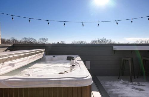 Nashville Casa | The Hideout Icon-Inspired Style & Rooftop Chill