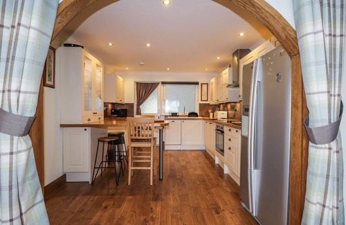 Achachork Cabaña | THE HIDEOUT, pet friendly, country holiday cottage in Portree