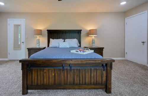 Mena Casa | The Hideout