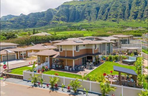 Makaha Valley Casa | The Hideouts Two Next-door Homes