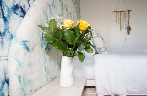 Queens Condominio | The High Tide #9 One Bedroom Suite With Kitchen Hotel Room by Redawning