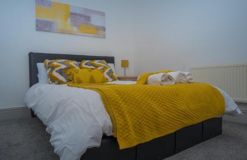 Northampton Apartamento | The Highfield Villa, 5 bedrooms, Northampton Centre, Sleeps 10