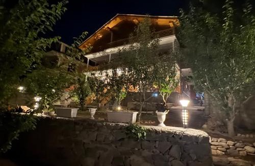 Manali Cabina | The Highgrove House, Manali