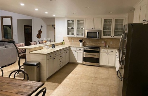 Dripping Springs Casa | The Highland: 2 Homes, Sleeps 30+, Many Amenities