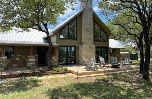 Dripping Springs Casa | The Highland: 2 Homes, Sleeps 30+, Many Amenities