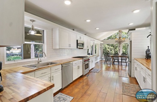 Twin Lakes Casa | The Highland House - Heated Pool, Lake Elizabeth Pier, Game Room! Perfect for families and groups