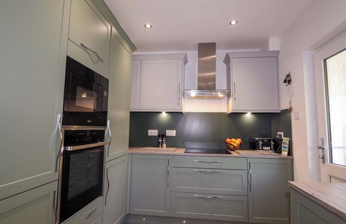 Dornie Casa | THE HIGHLANDER, family friendly, country holiday cottage in Dornie