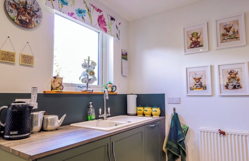 Dornie Casa | THE HIGHLANDER, family friendly, country holiday cottage in Dornie