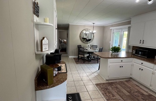 Hickory Casa | The Hildebran Hideaway is a Charming 2-bedroom in the countryside of Hickory, NC