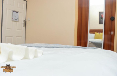 Francistown Cama Y Desayuno | The Hill Bed and Breakfast