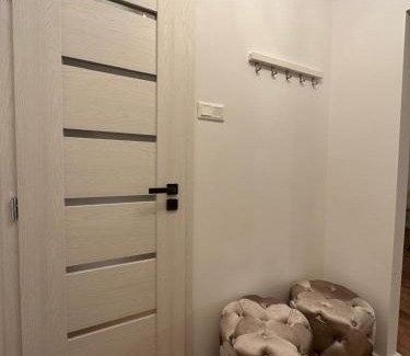 Old Town Apartamento | The Hill Studio - Free Parking & Walk to Old Town
