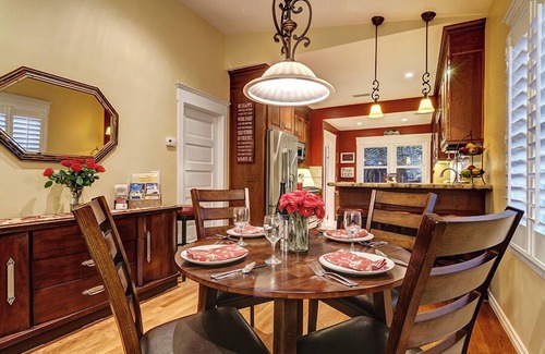 University Heights Casa | The Hillcrest Bungalow .... NO Deposit City Center Ubicación