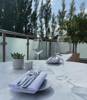 Widnes Hotel | The Hillcrest Hotel