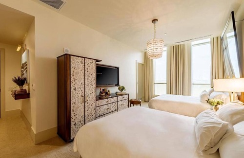 Ansonborough Apartamento | The historic Dewberry Charleston is a mid-20th century boutique hotel is located in the in .