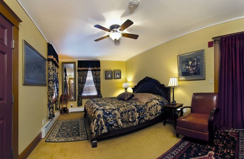 Elk Mountain Hotel | The Historic Elk Mountain Hotel