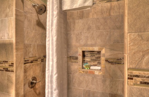 Gatlinburg Hotel | The Historic Gatlinburg Inn