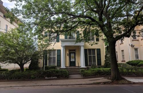 Mill River Casa | The Historic Mansion