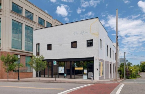 River District Apartamento | The Hive 101 King Suite Pet Friendly by BlueStar