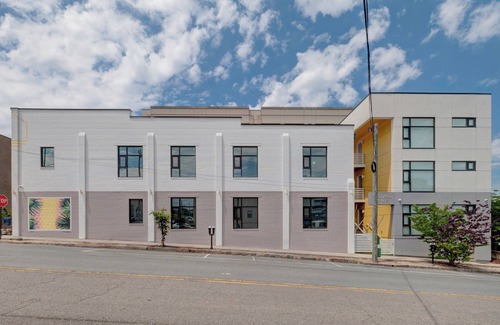 River District Apartamento | The Hive 101 King Suite Pet Friendly by BlueStar