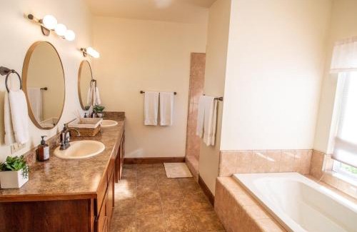 Paso Robles Casa | The Hive House at Castoro Cellars