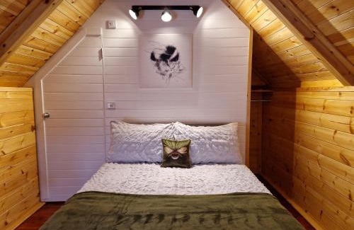 Amroth Apartamento | The Hive - Unique log cabin with wood burning stove