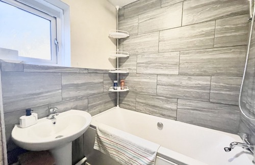 Kidlington Casa | The HK House - Family Friendly Near To Blenheim Palace & Oxford City Centre