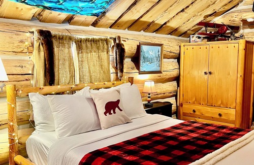 Susitna North Cabina | The Hobbit Cabin ! lake front , cozy and unique