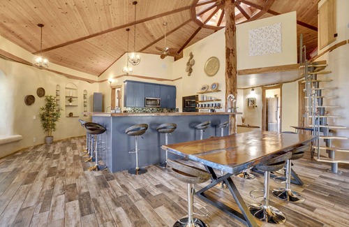 Benbow Casa | The Hobbit House: Avenue of The Giants Adventure! Hot Tub/ Fire Pit/ 5BDR/ King