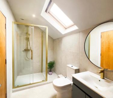 Queens Quarter Apartamento | The Hockney - 2 Bd Hip Ap Ultra Fast WIFI
