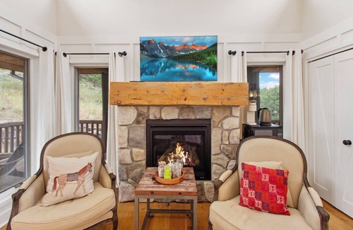 Allenspark Cabina | The Hogan Cabin 3 at Pathways Ranch!