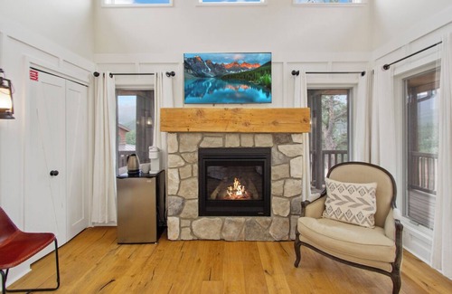 Allenspark Cabina | The Hogan Cabin 3 at Pathways Ranch!