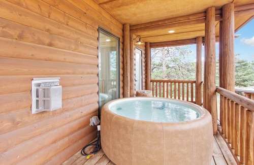 Allenspark Cabina | The Hogan Cabin 3 at Pathways Ranch!