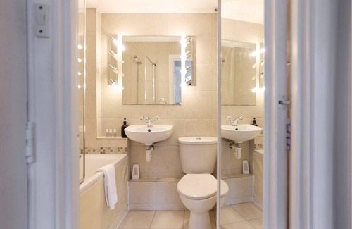Norland Cabaña | The Holland Park Crib - Classy 2bdr House