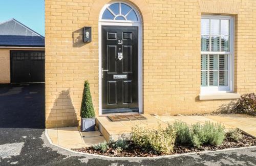 Norwich Casa | The Hollies