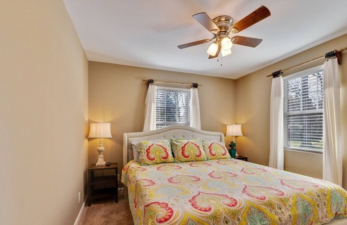 Demorest Casa | The Holly House In Downtown Demorest 2 Bedroom Home by Redawning