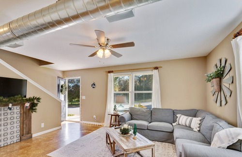 Demorest Casa | The Holly House In Downtown Demorest 2 Bedroom Home by Redawning