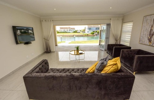 West Bank Apartamento | The Holy Hill Royal Alfred Marina