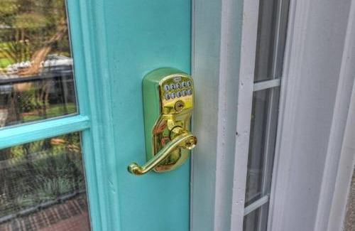 Charlotte Apartamento | The Home Collection CLT: Lamar Avenue