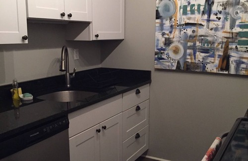 Haverhill Condominio | The home of a Masonic Lodge Master from 1900. A 2 bedroom 2 bath condo.