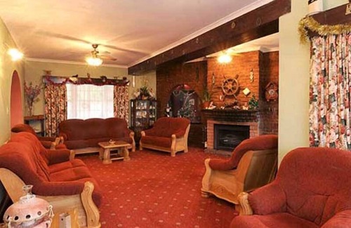 Geluksburg Casa | The Homestead Guest House and S-Catering