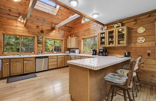 Snohomish Cabina | 🍯The Honey Bear Cabin In The Woods w/hot tub🌲🐻