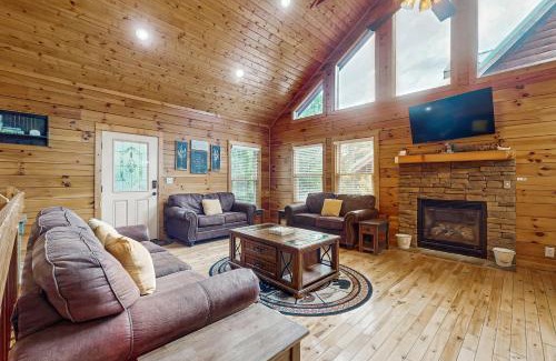 Pigeon Forge Casa | The Honey Bee