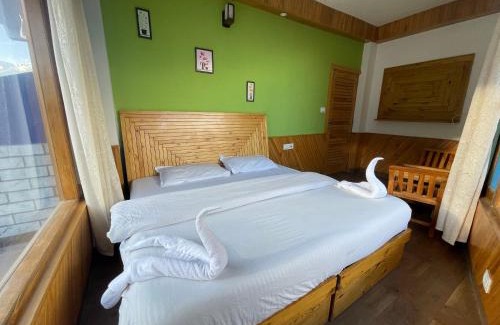 Manali Hotel | The Honey Woods