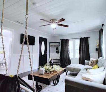 Thomasville Casa | The Honeycomb Haven l 1 Mile to Downtown Thomasville