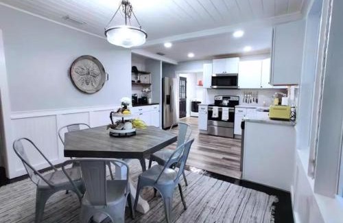 Thomasville Casa | The Honeycomb Haven l 1 Mile to Downtown Thomasville