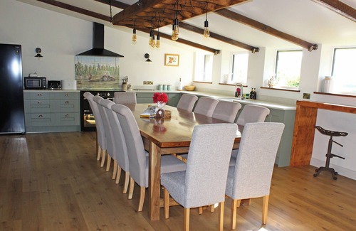 Woolhope Casa | The Hop Kilns - Rural Rustic Charm with Luxurious Modern Comfort