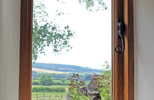 Woolhope Casa | The Hop Kilns - Rural Rustic Charm with Luxurious Modern Comfort