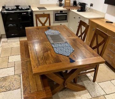 Prestbury Casa | The Horners - Log burner, Cheshire Village, Parking, Walks, Aga, dogs