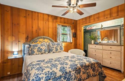 Lake Harmony Casa | The Horseshoe Hideaway Lake Harmony Cabin w Hot Tub Game Porch