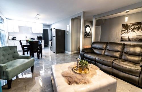 Niagara Falls Casa | The Horseshoe Villa 6br 2 Bath near the falls